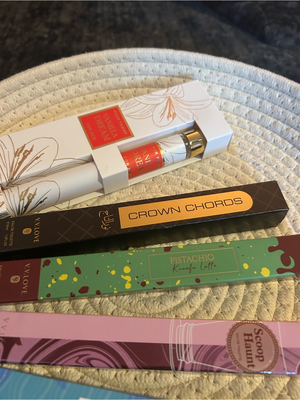 Women’s Perfume Bundle. 5 items - Picture 3 of 6